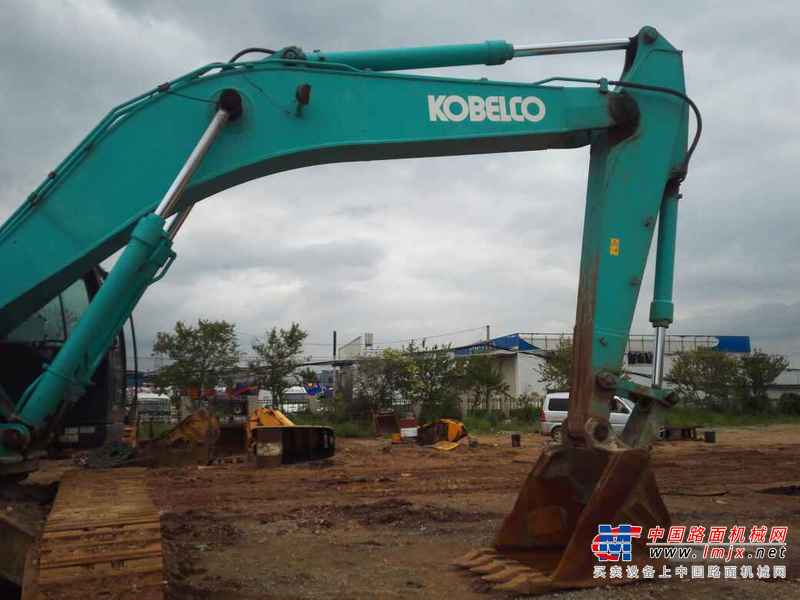 云南出售转让二手4500小时2010年神钢SK350LC挖掘机