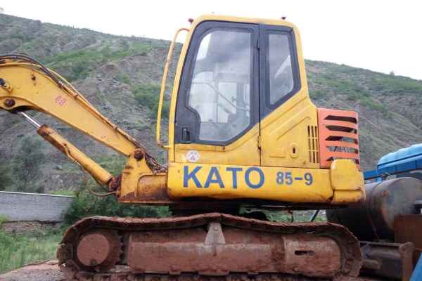 云南出售转让二手5000小时2006年现代R60挖掘机