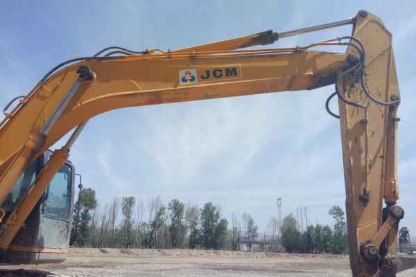 陕西出售转让二手7000小时2010年山重建机JCM924D挖掘机