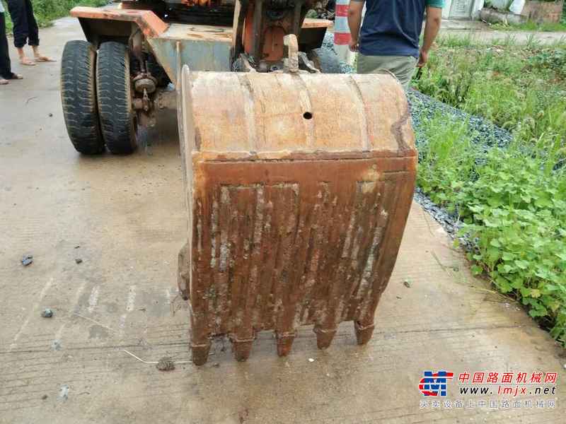 江西出售转让二手6205小时2011年新源机械轮挖65W挖掘机