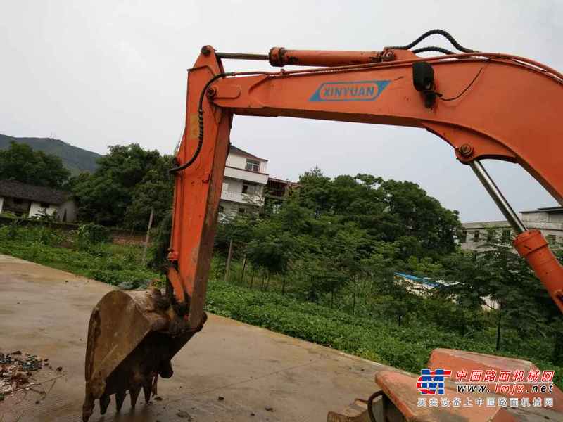 江西出售转让二手6205小时2011年新源机械轮挖65W挖掘机