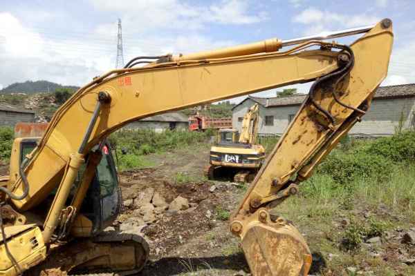 云南出售转让二手11000小时2008年卡特彼勒320C挖掘机