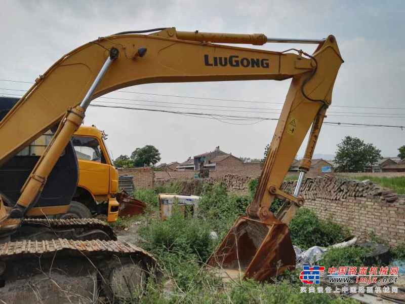 陕西出售转让二手10000小时2006年柳工CLG210挖掘机