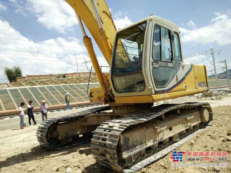 云南出售转让二手11200小时2009年加藤HD820II挖掘机