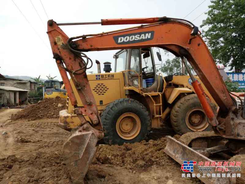 云南出售转让二手5280小时2010年斗山DH55挖掘机