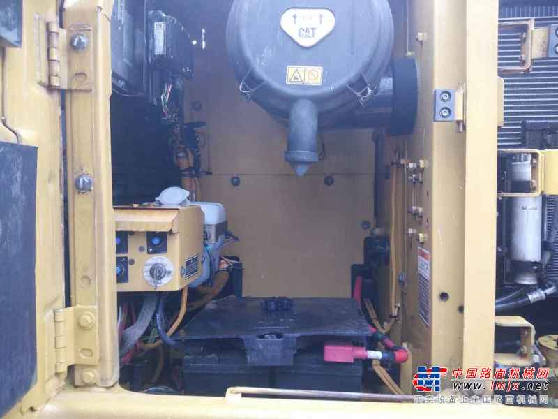 云南出售转让二手6000小时2013年卡特彼勒320D挖掘机
