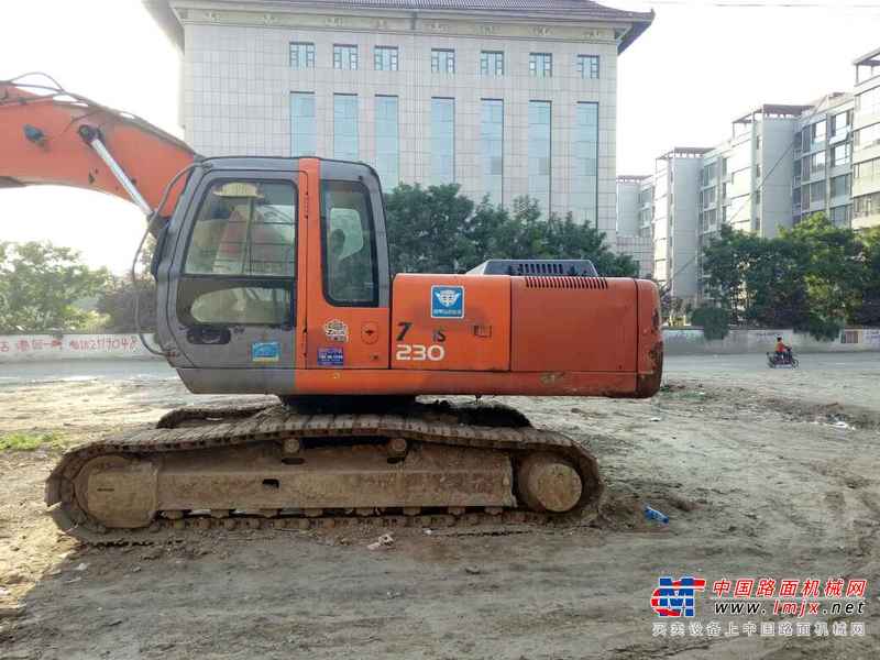 山西出售转让二手12000小时2008年日立ZX230挖掘机