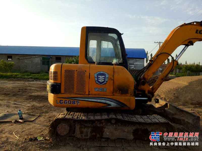 山西出售转让二手8400小时2010年龙工LG6060挖掘机