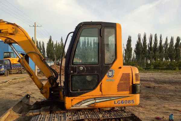 山西出售转让二手8400小时2010年龙工LG6060挖掘机