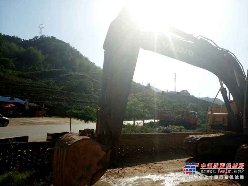 云南出售转让二手3520小时2013年沃尔沃EC140BLC挖掘机