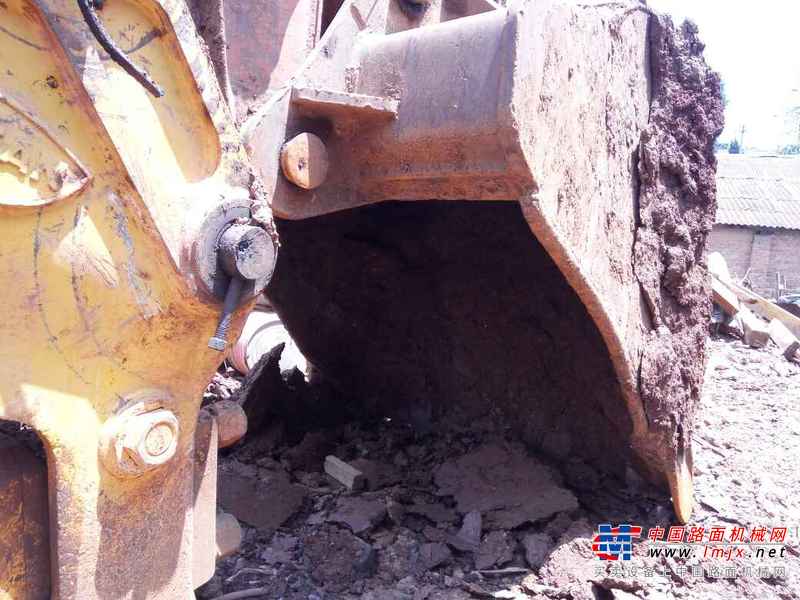 云南出售转让二手8000小时2009年斗山DH225挖掘机