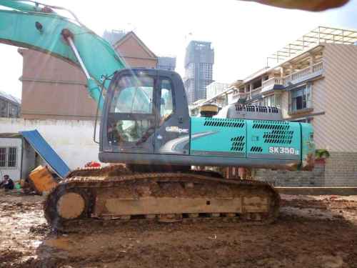 云南出售转让二手7000小时2010年神钢SK330挖掘机