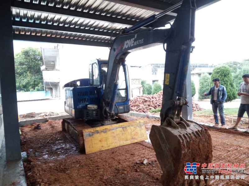 云南出售转让二手6889小时2011年恒天九五重工JV70挖掘机