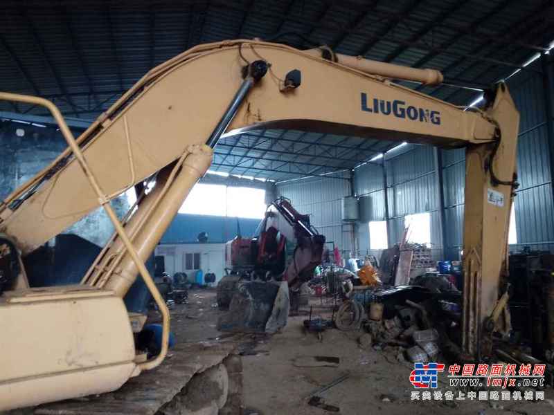江西出售转让二手10064小时2010年柳工CLG220LC挖掘机