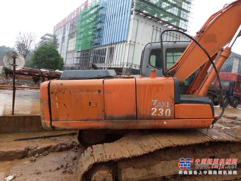 江西出售转让二手17642小时2004年日立ZX200挖掘机