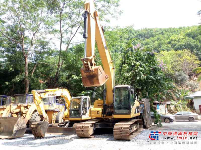 云南出售转让二手2563小时2010年卡特彼勒323D挖掘机