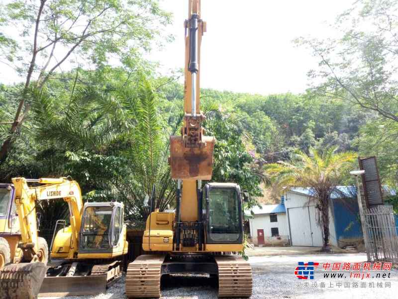云南出售转让二手2563小时2010年卡特彼勒323D挖掘机