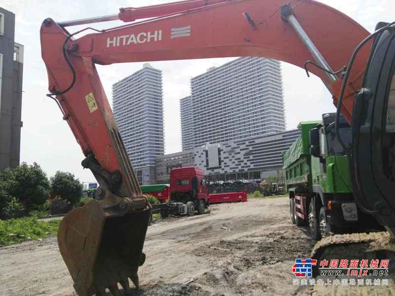 山西出售转让二手5600小时2011年日立ZX240挖掘机