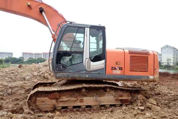 江西出售转让二手9000小时2009年日立ZX200挖掘机