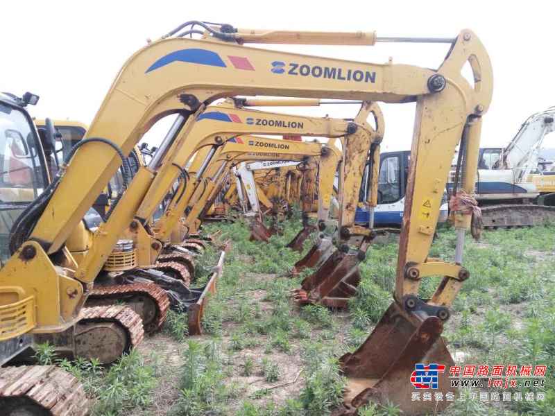 陕西出售转让二手2000小时2013年中联重科ZE60E挖掘机