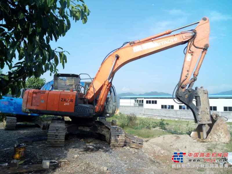 云南出售转让二手8000小时2008年日立ZX240挖掘机