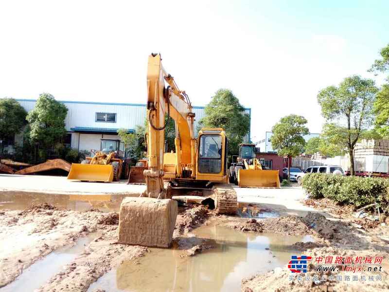 江西出售转让二手15000小时2005年现代R190挖掘机