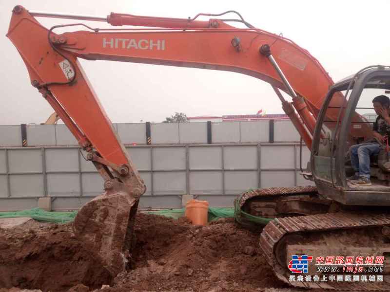 陕西出售转让二手10000小时2007年日立EX120挖掘机