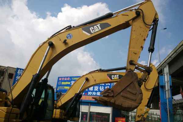 云南出售转让二手1700小时2011年卡特彼勒336D挖掘机