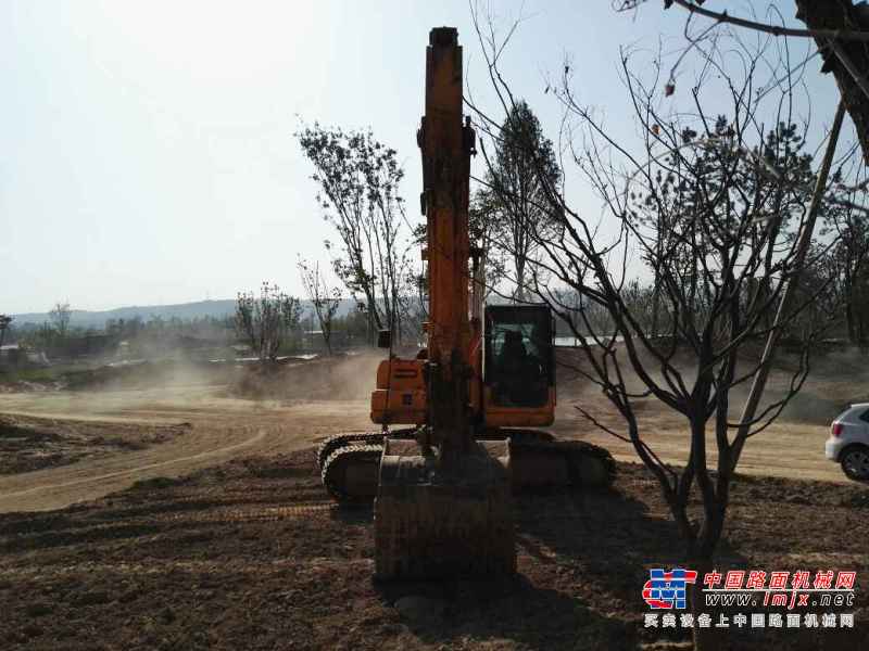陕西出售转让二手4000小时2012年龙工LG6225挖掘机