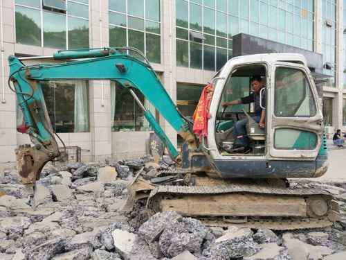 陕西出售转让二手2600小时2010年山河智能SWE70N9挖掘机