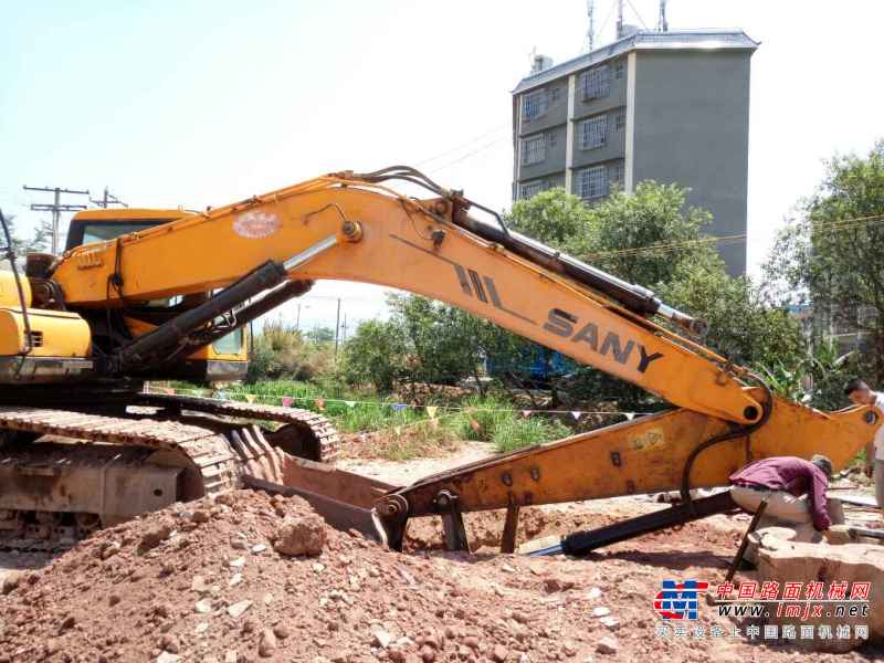 云南出售转让二手8469小时2012年三一重工SY335C挖掘机