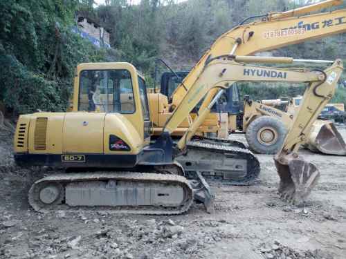 云南出售转让二手4282小时2008年现代R60挖掘机