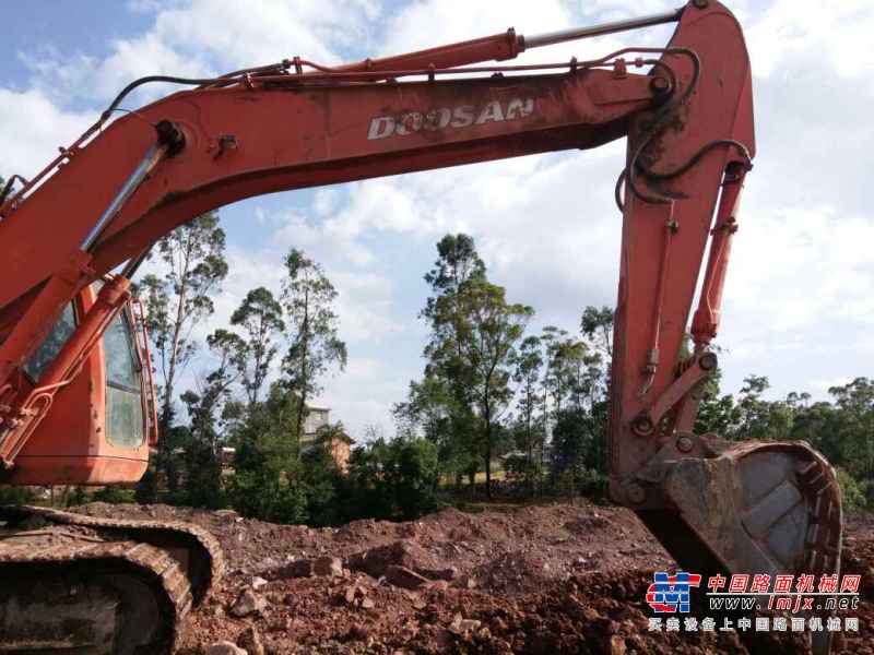 云南出售转让二手9000小时2007年斗山DH220LC挖掘机