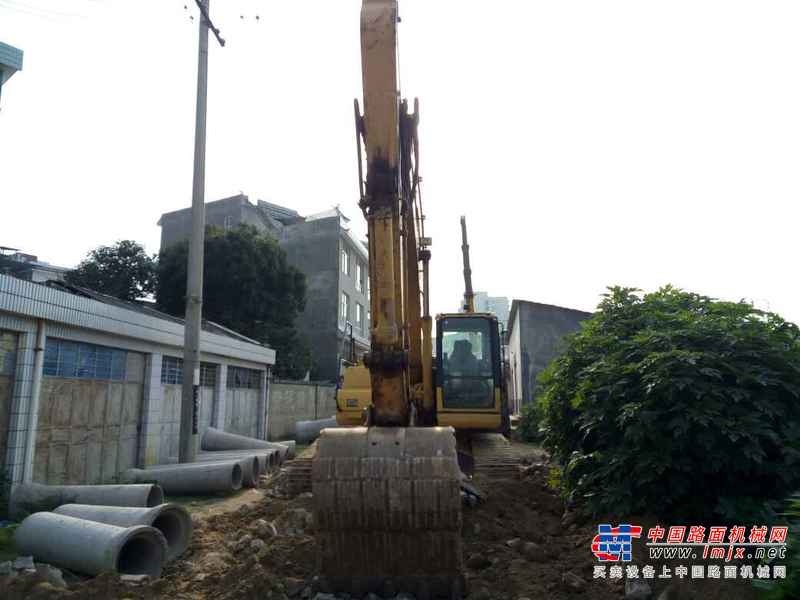 云南出售转让二手7786小时2010年小松PC240LC挖掘机