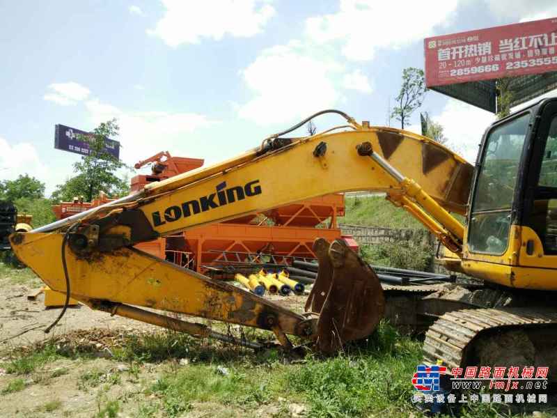云南出售转让二手6400小时2009年龙工LG6215挖掘机