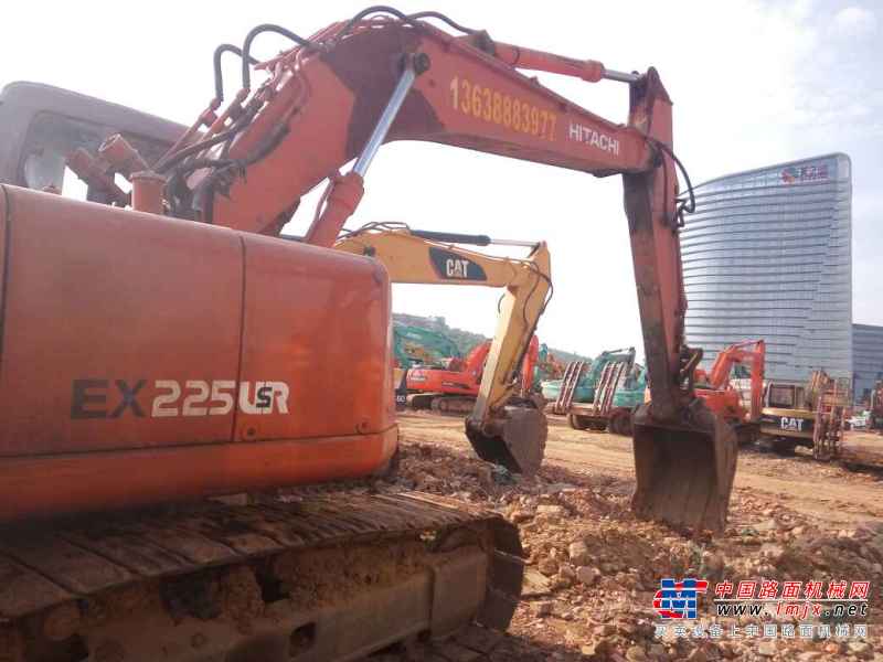 云南出售转让二手10000小时2003年日立EX225USR挖掘机