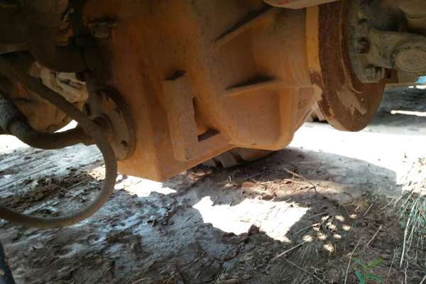 山东出售转让二手1500小时2015年山工SEM650装载机