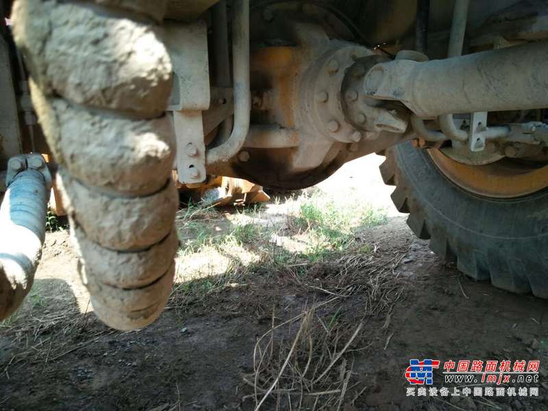 山东出售转让二手1500小时2015年山工SEM650装载机