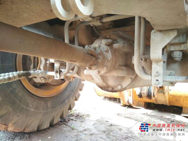 山东出售转让二手2000小时2014年山工SEM652B装载机