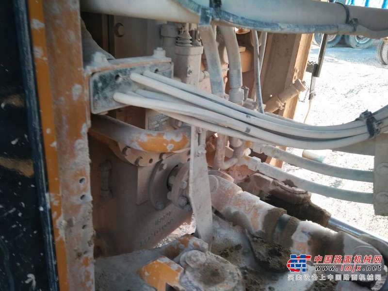 山东出售转让二手1900小时2015年山工SEM650B装载机