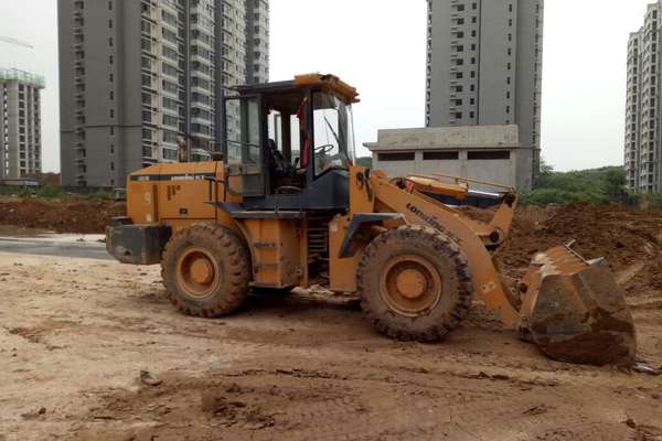 陕西出售转让二手4300小时2011年龙工LG833B装载机