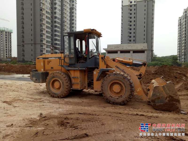 陕西出售转让二手4300小时2011年龙工LG833B装载机