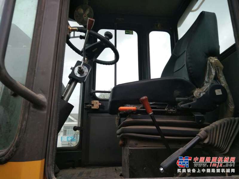 山东出售转让二手3200小时2014年山工SEM652B装载机