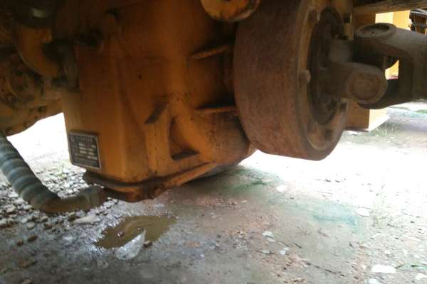 山东出售转让二手2500小时2013年山工SEM650B装载机