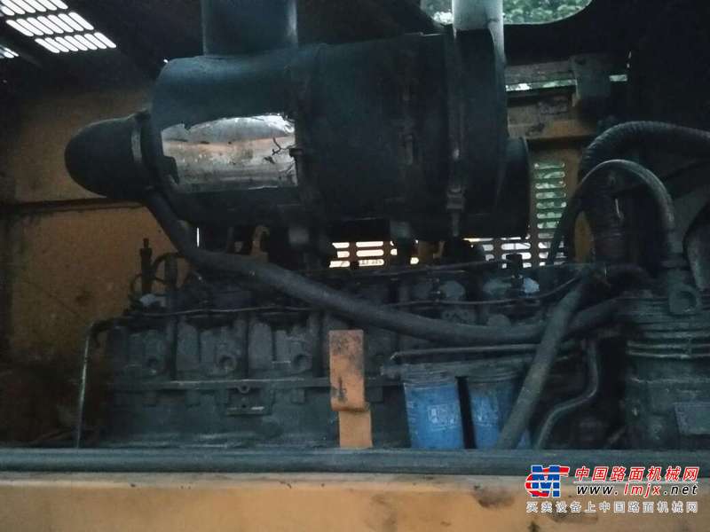 山东出售转让二手5600小时2010年龙工LG833B装载机