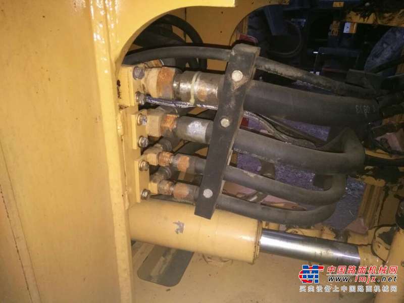 山东出售转让二手5600小时2010年龙工LG833B装载机