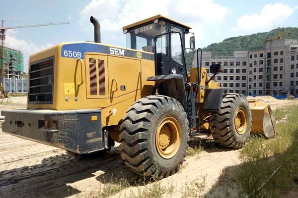 山西出售转让二手4000小时2014年山工SEM650B装载机