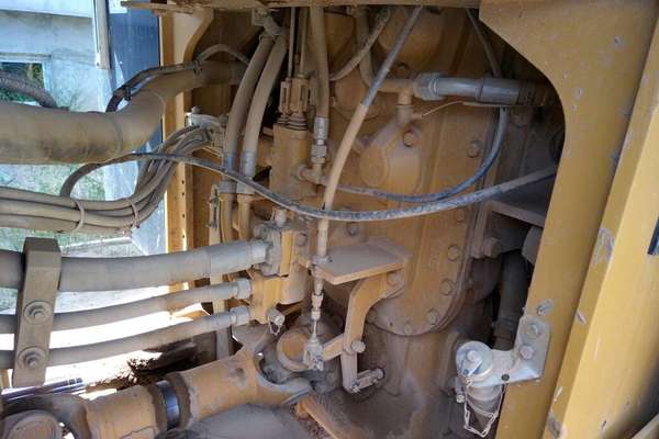 山西出售转让二手4000小时2014年山工SEM650B装载机