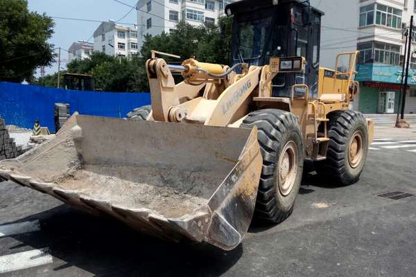 山西出售转让二手3950小时2013年柳工CLG855N装载机