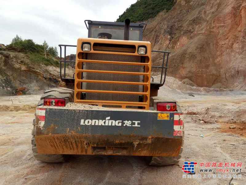 云南出售转让二手3256小时2015年龙工LG855D装载机